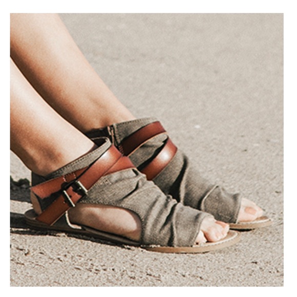 Boho Gladiator Canvas Sandal Shoe BLOWFISH Beige Flat Strap Peep Toe Runway 7 37 - Picture 14 of 16